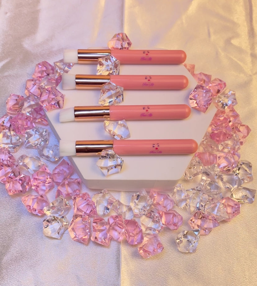 Eyelash shampoo brushes