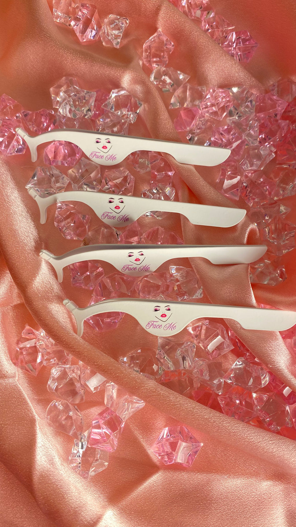 WHITE (FACE ME )TWEEZERS